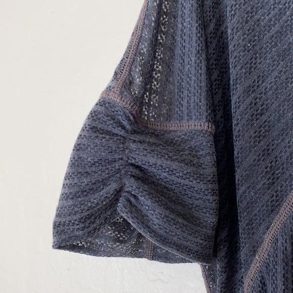 Prana short ruched sleeve high low top in grey - Picture 2 of 7